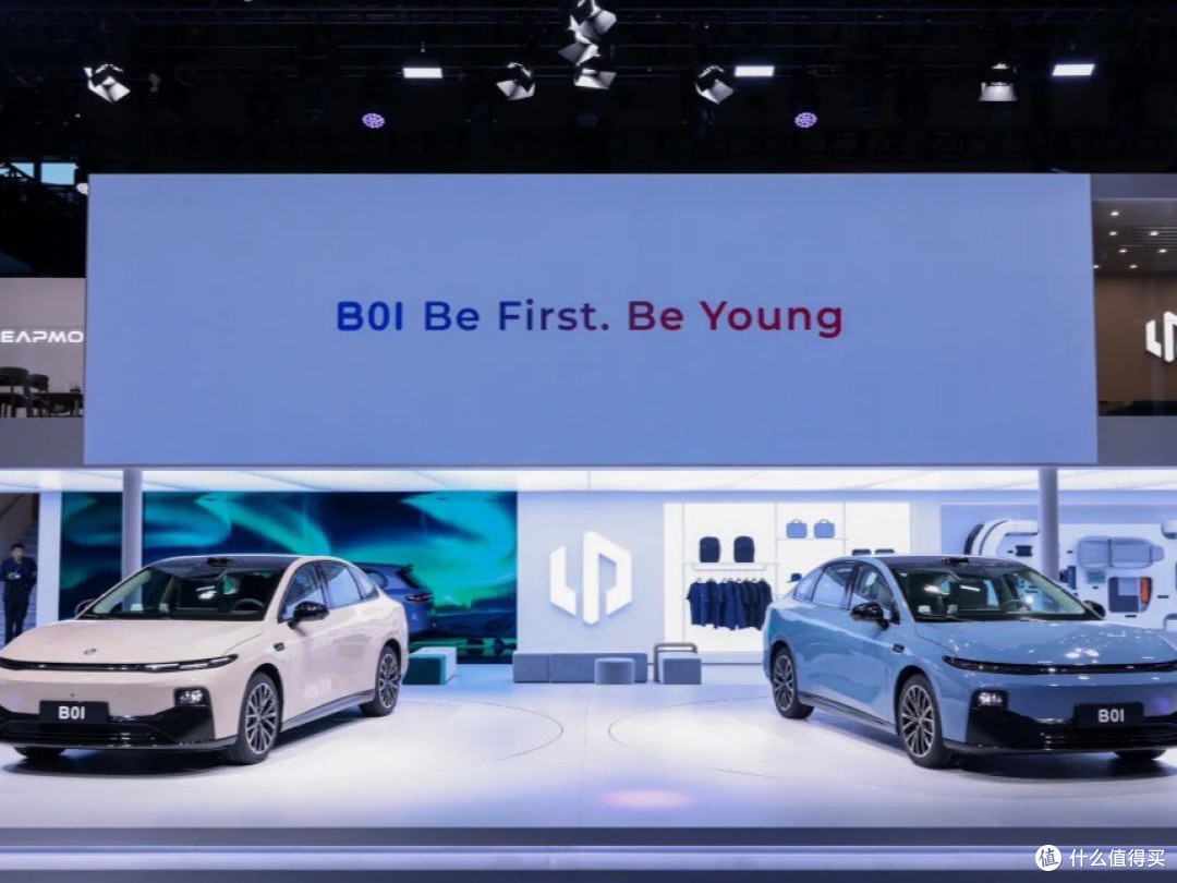 10万级轿车“卷王”零跑B01，颜值实力双双在线！