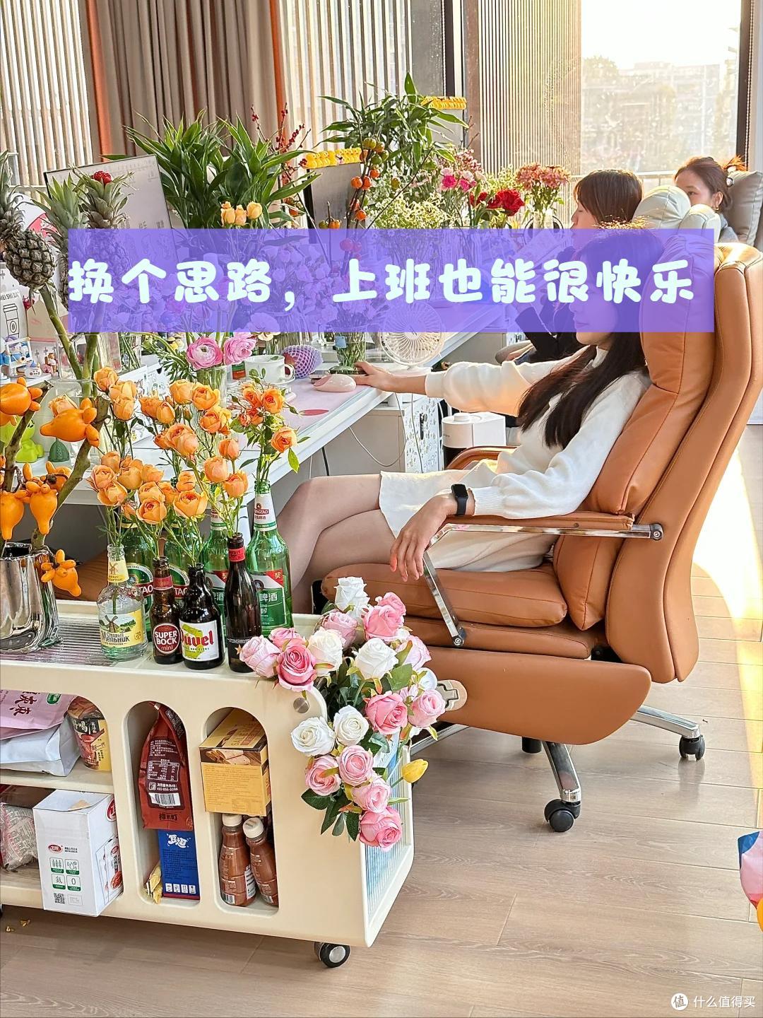 深圳一女姑娘，因在“工位上养花”走红，网友：带薪种花，好羡慕