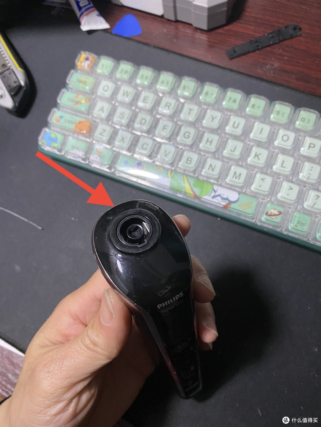 难拆的飞利浦Series 500剃须刀换电池