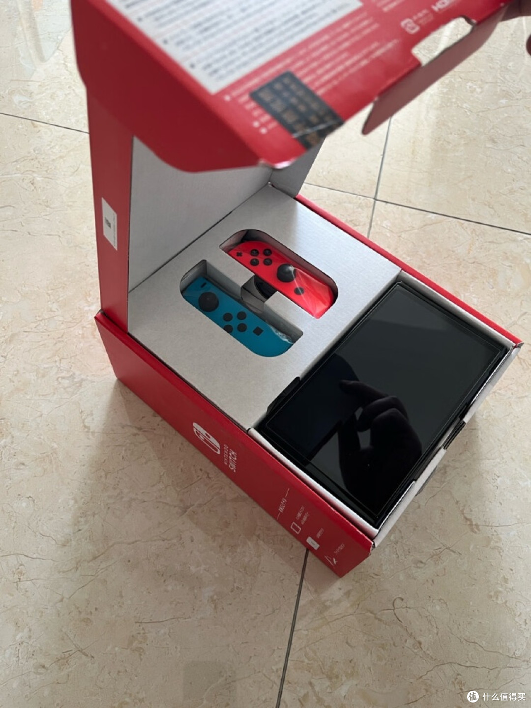 Nintendo Switch：重新定义便携游戏的欢乐宇宙