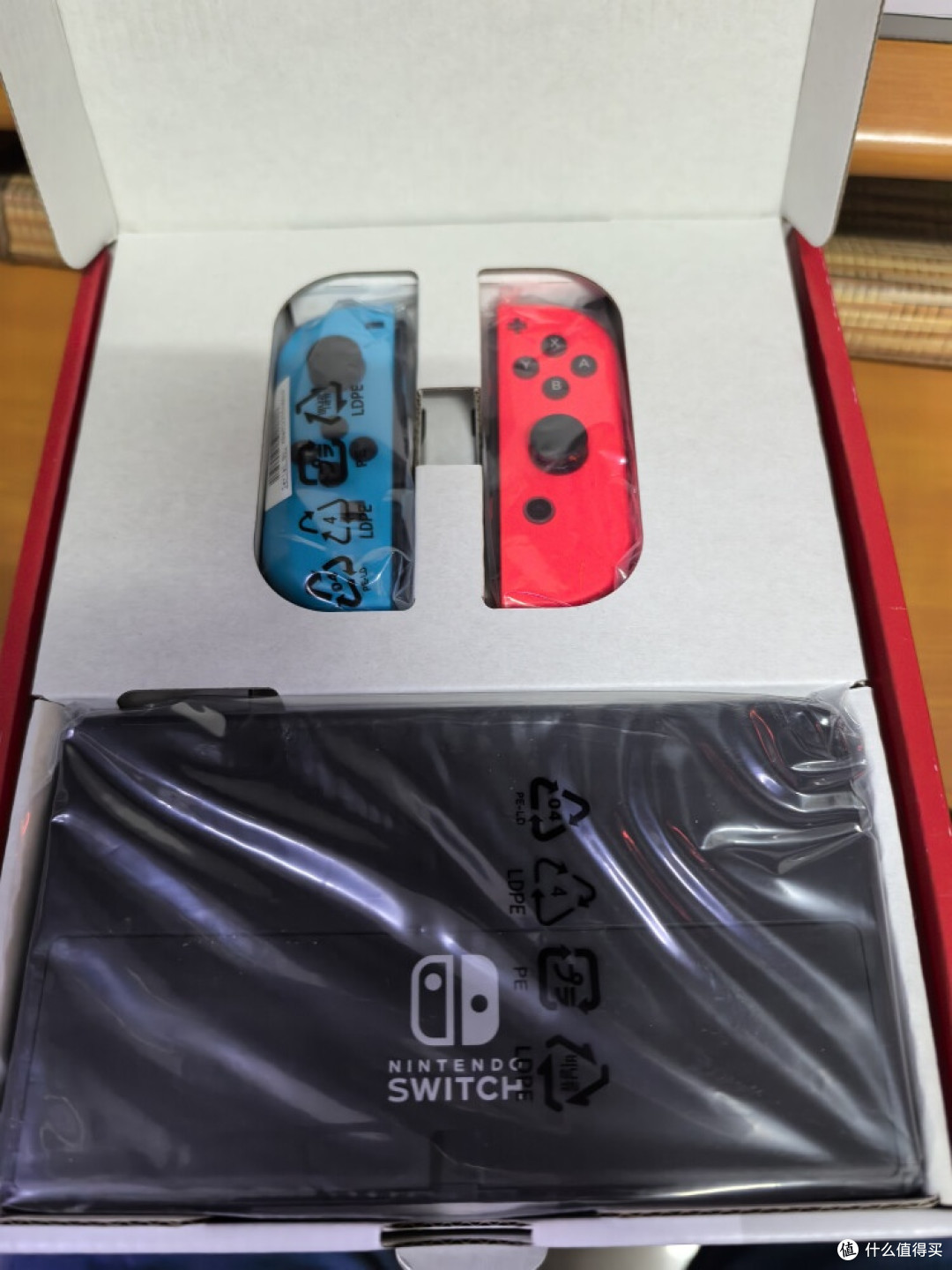 Nintendo Switch：重新定义便携游戏的欢乐宇宙