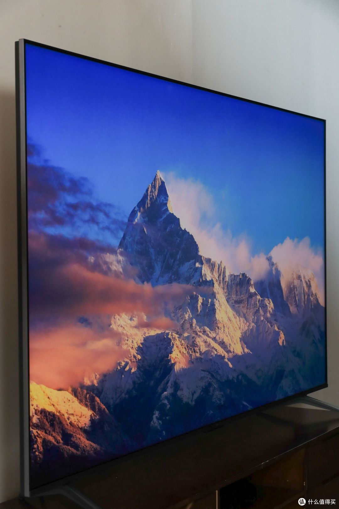 TCL Q9T7系列电视观看感受：对比度炸裂，画质党必入！