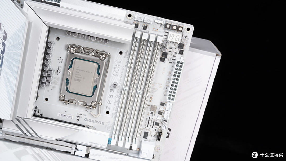 完美纯白探究极致性能，技嘉Z890 AORUS PRO ICE冰雕深入评测