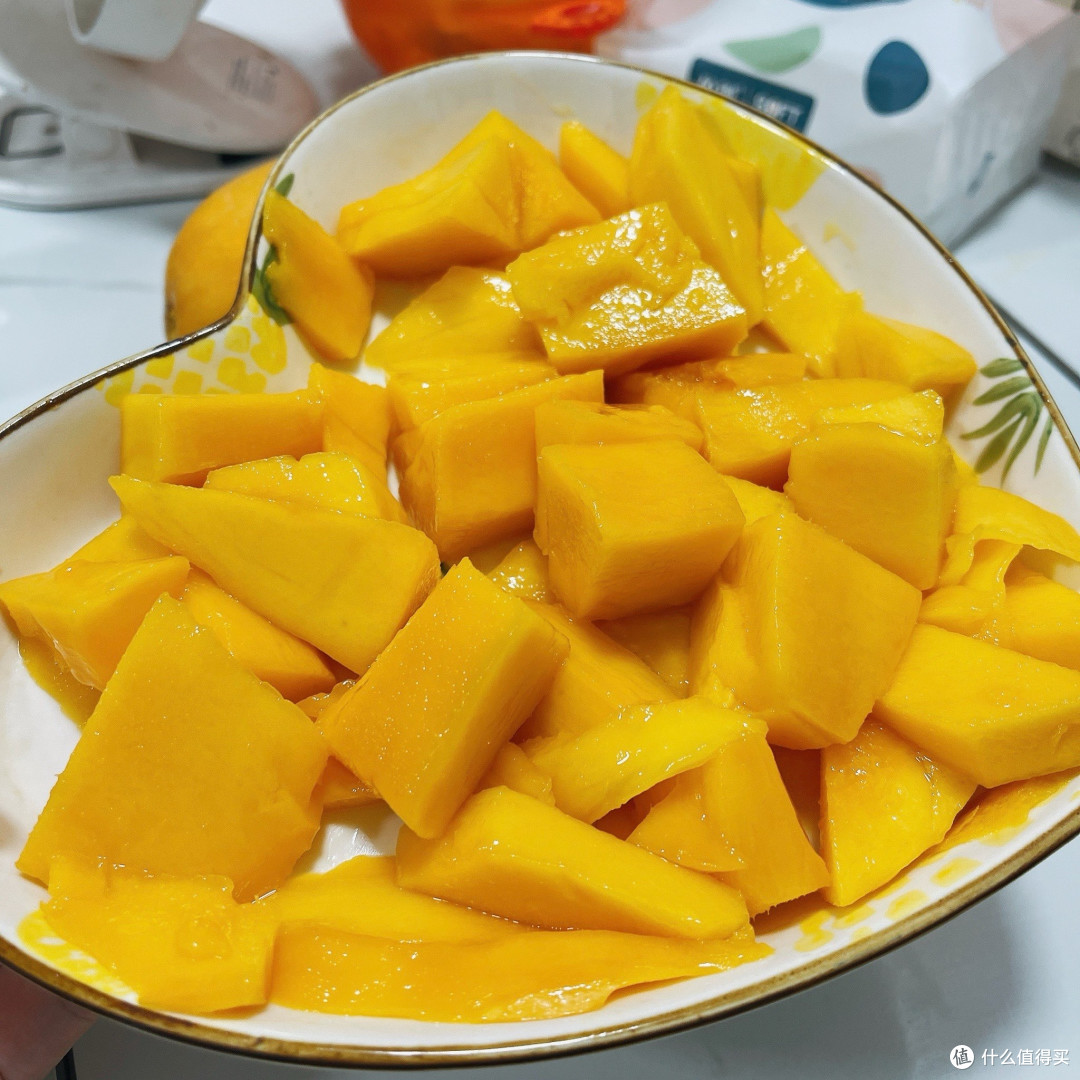 芒果季来了,没有人能优雅得吃芒果