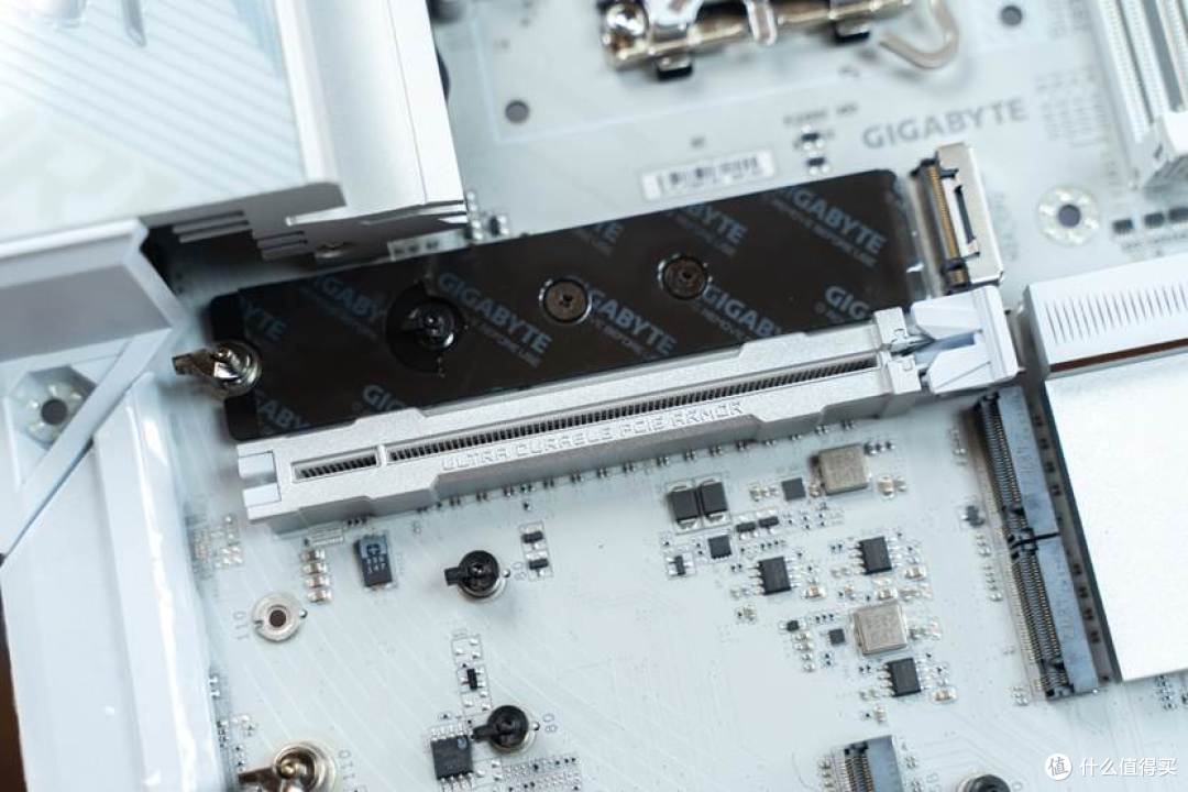 纯白即正义!技嘉 Z890 AORUS PRO ICE 主板深度评测
