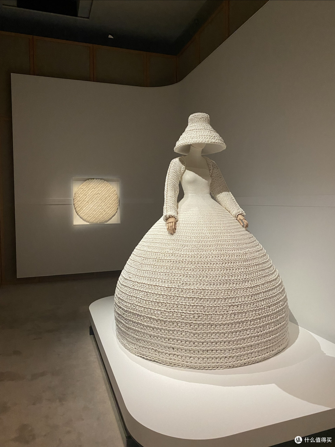 《百年一触》lora piana品牌展览
