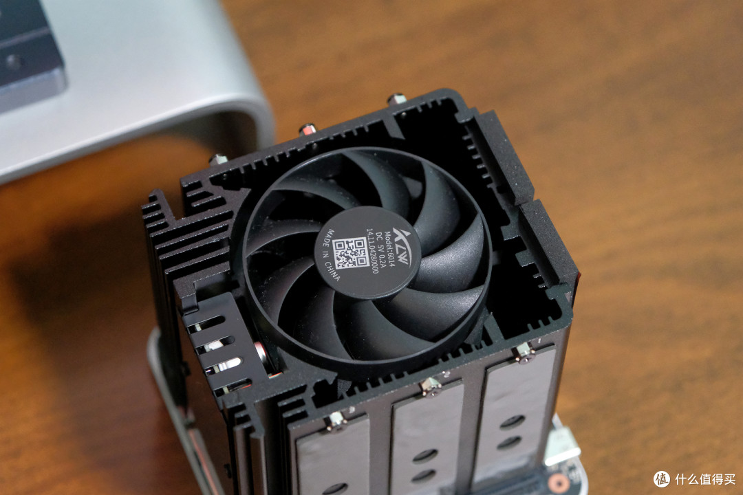 家用全闪6盘位的NAS,零刻ME mini 体验