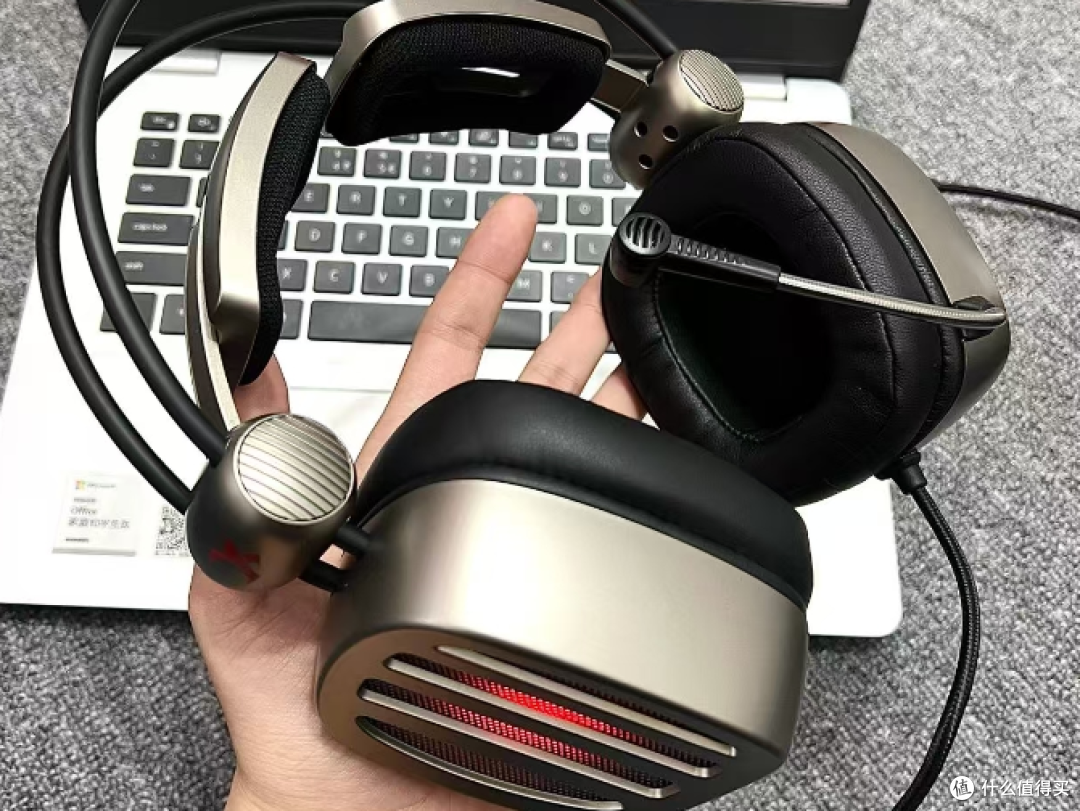 西伯利亚S21MAX游戏耳机:音频技术加持,RGB灯效升级