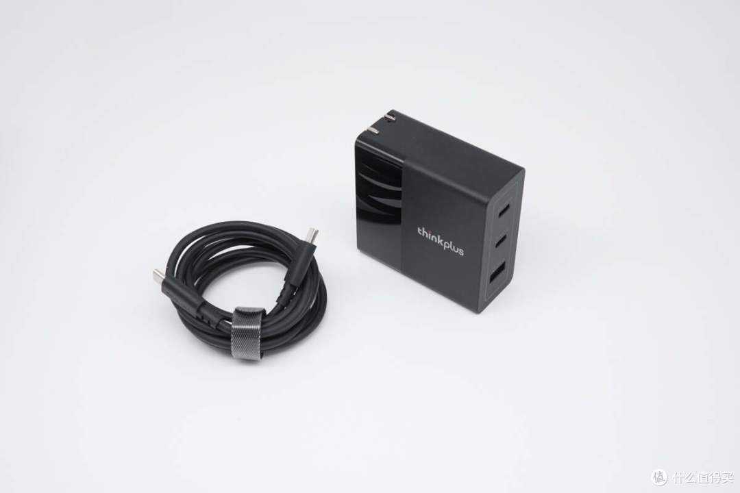 thinkplus 锋行者大功率笔记本移动电源 140W 20000mAh 评测