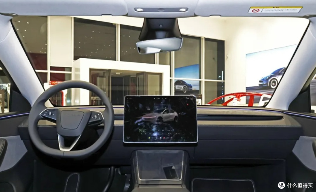 特斯拉焕新Model Y