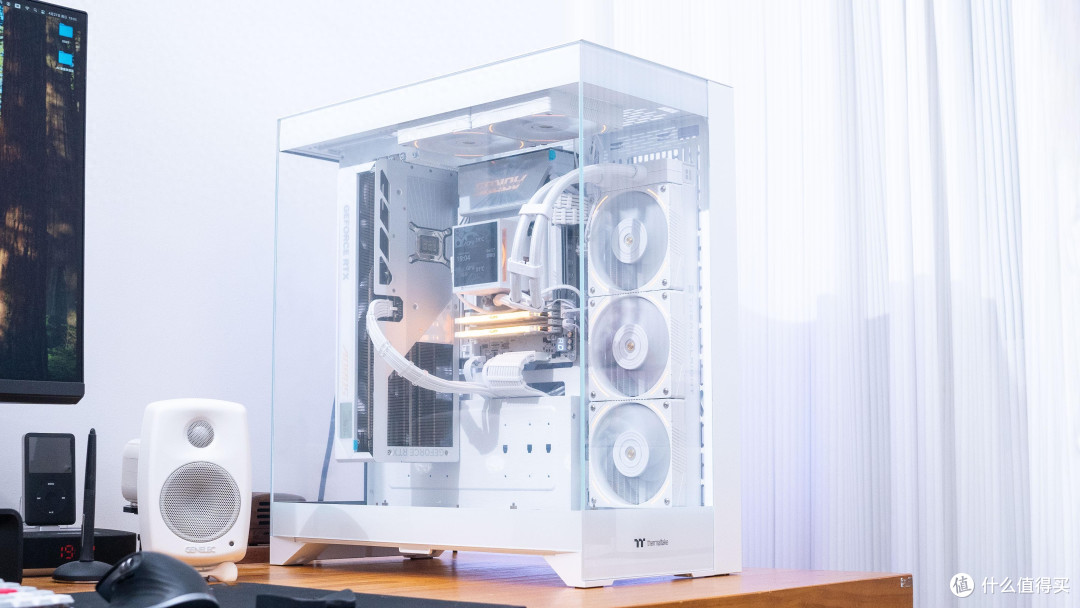 极致大白:Ultra7 265K+技嘉Z890电竞冰雕装机分享