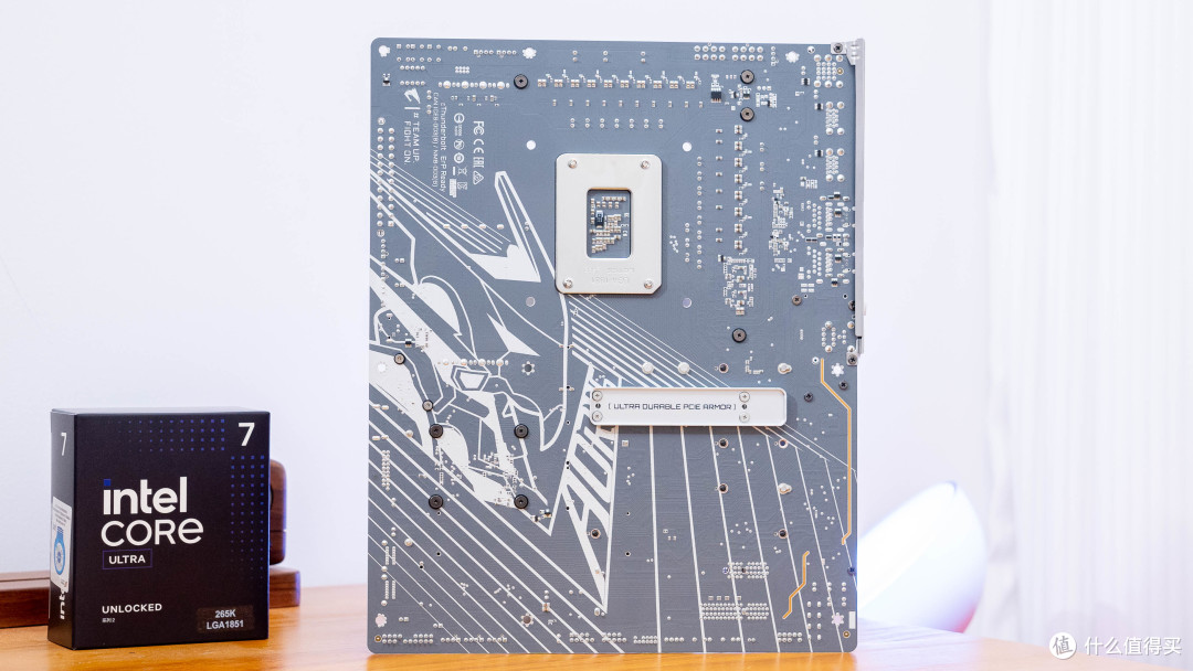 极致大白:Ultra7 265K+技嘉Z890电竞冰雕装机分享
