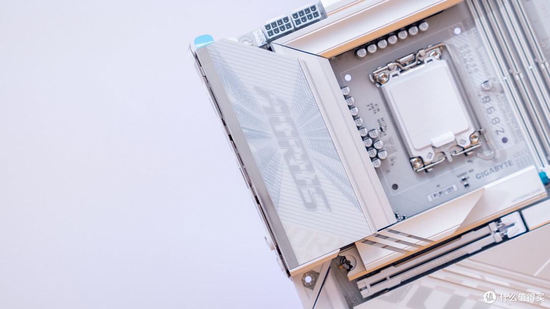 极致大白:Ultra7 265K+技嘉Z890电竞冰雕装机分享