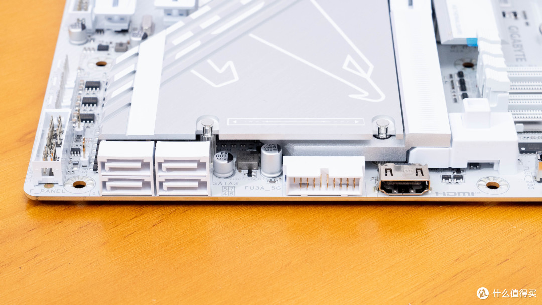 极致大白:Ultra7 265K+技嘉Z890电竞冰雕装机分享