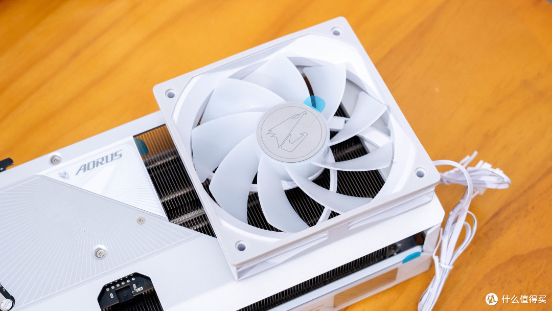 极致大白:Ultra7 265K+技嘉Z890电竞冰雕装机分享