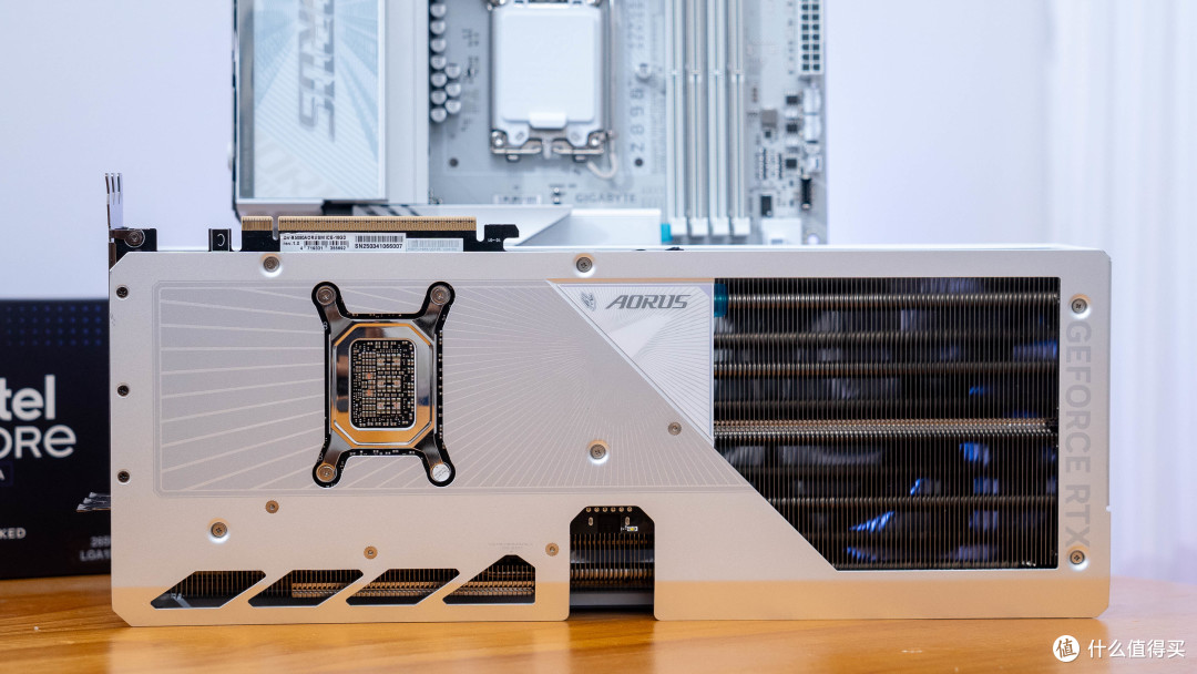 极致大白:Ultra7 265K+技嘉Z890电竞冰雕装机分享