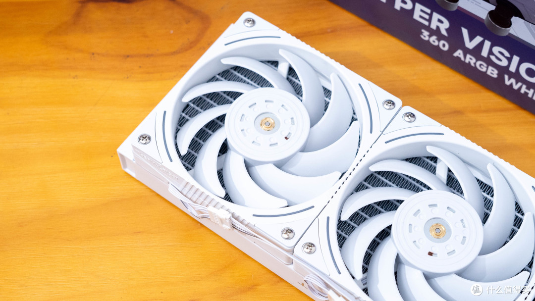 极致大白:Ultra7 265K+技嘉Z890电竞冰雕装机分享