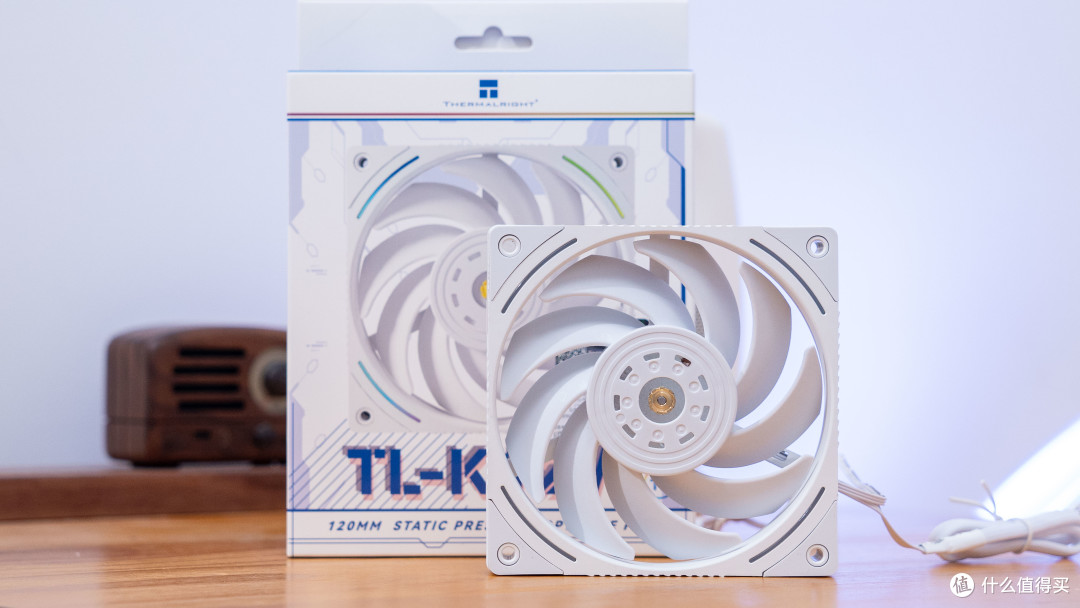 极致大白:Ultra7 265K+技嘉Z890电竞冰雕装机分享