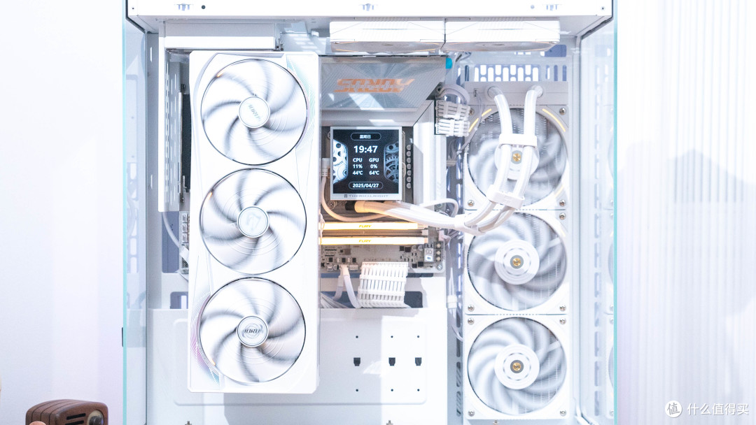 极致大白:Ultra7 265K+技嘉Z890电竞冰雕装机分享