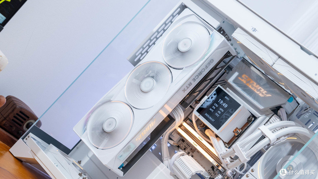 极致大白:Ultra7 265K+技嘉Z890电竞冰雕装机分享