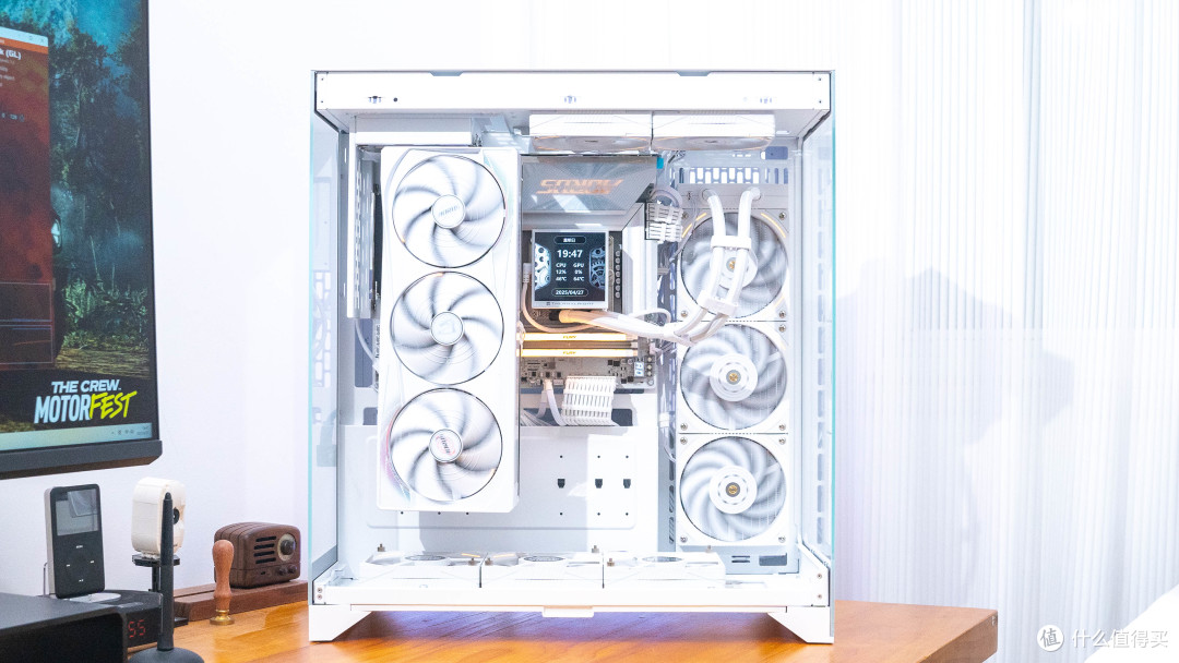 极致大白:Ultra7 265K+技嘉Z890电竞冰雕装机分享