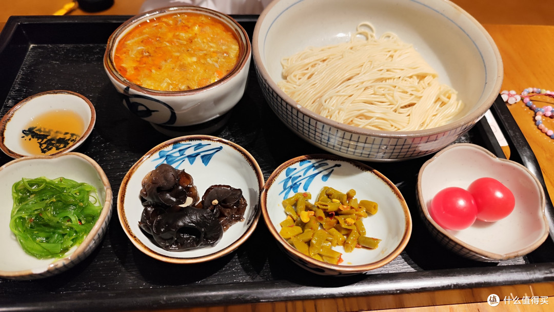 上海外滩走一遭:蟹黄面香得流哈喇子,夜景美得挪不动道儿!