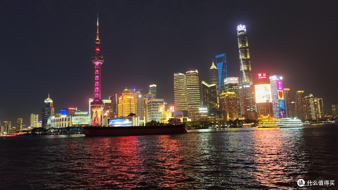 上海外滩走一遭:蟹黄面香得流哈喇子,夜景美得挪不动道儿!
