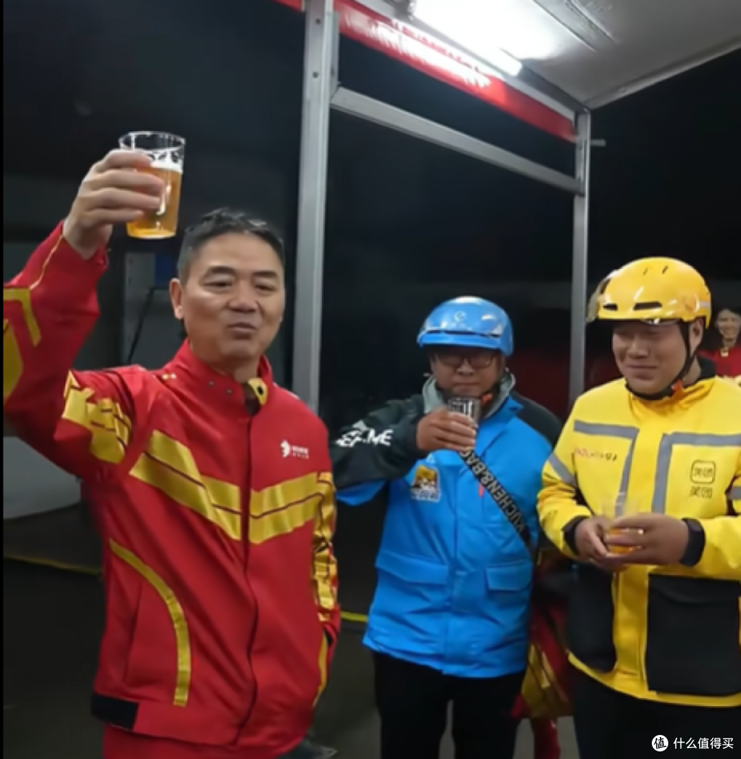 京东打美团正激烈，第一个外卖行业“出局者”已经出现了