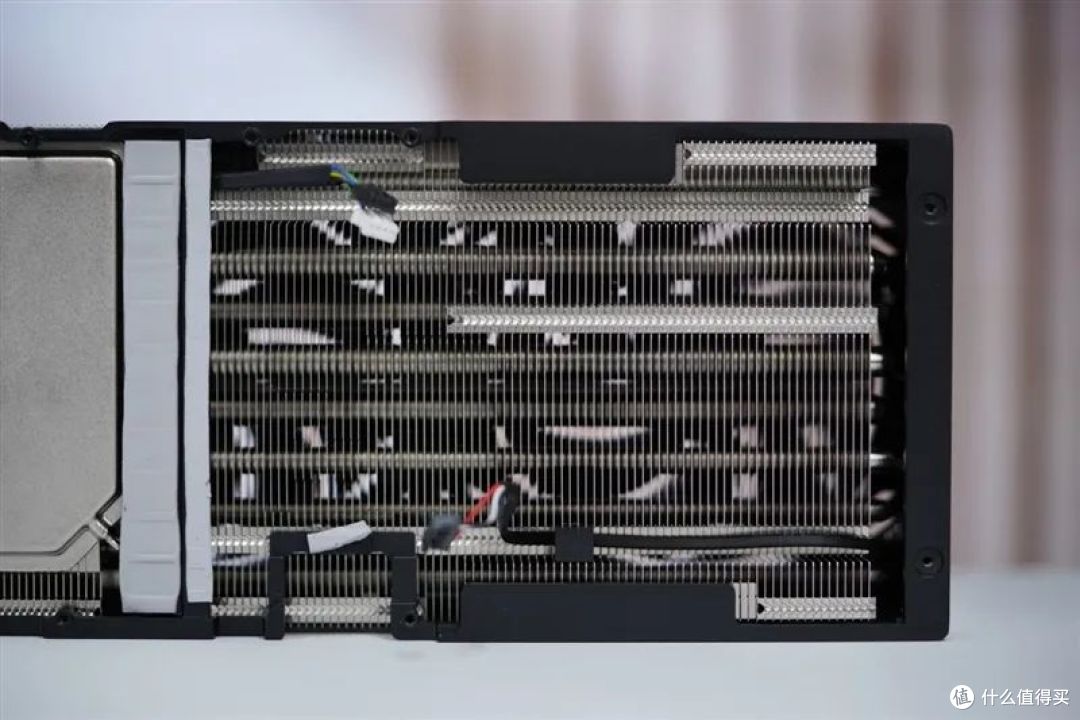 索泰RTX 5070 Ti天启显卡评测：启世之环再进化 豪华八热管旗舰级体验