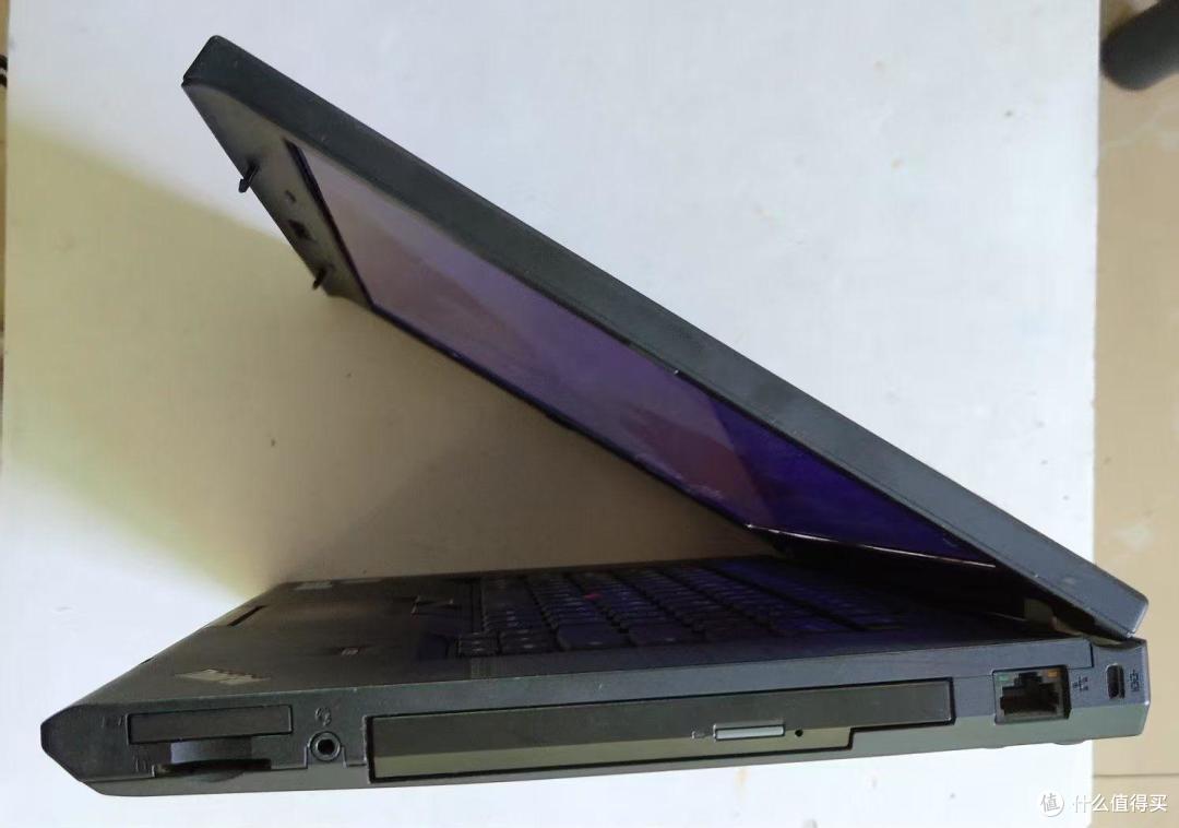 当键盘敲击声唤醒记忆:ThinkPad T530的时光漫游