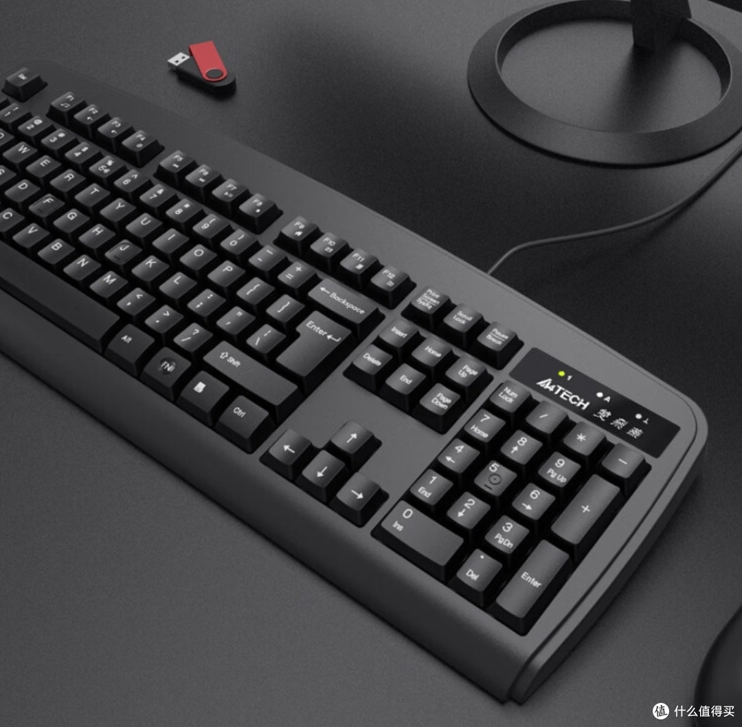 双飞燕A4TECH KB-8PS2键盘：7.8年的办公伴侣，稳健与情感的交织