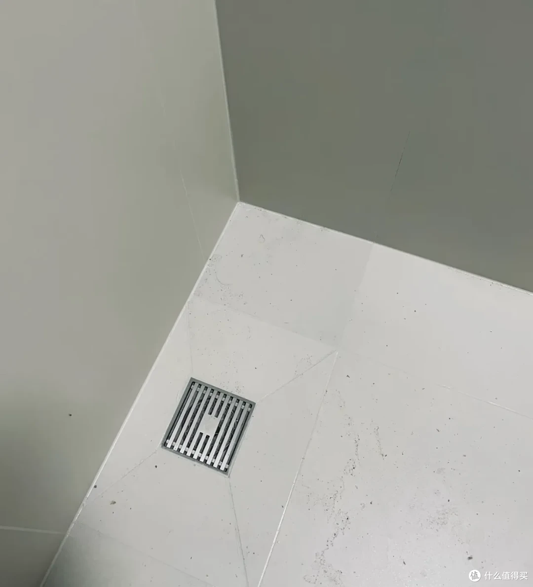 瓷砖店里看到的和实际铺的效果,为何不一样?