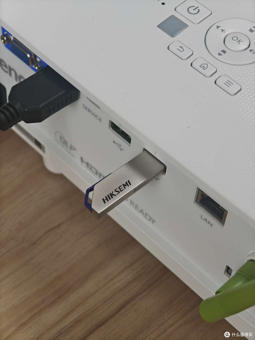 会议室买投影仪还是买电视?商用投影仪和家用投影仪的区别大了
