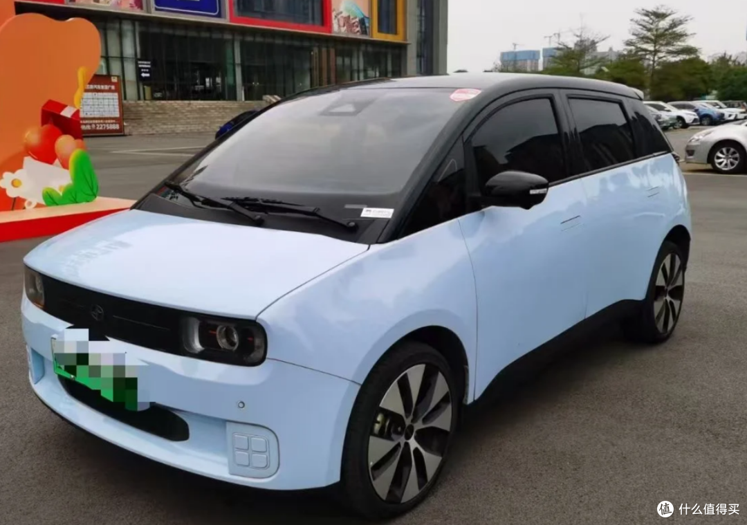 众泰汽车 2024 年销量 14 辆,产量0,亏损10亿,董事长年薪196万