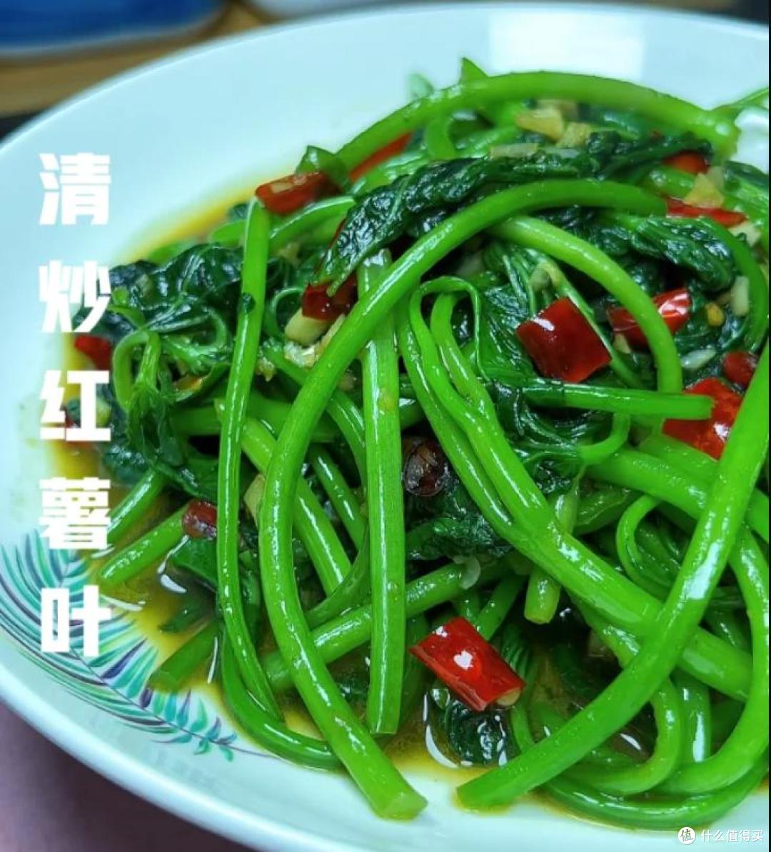 女子离家1个月，纸箱里的红薯“成精了”？网友：别说，怪好看~