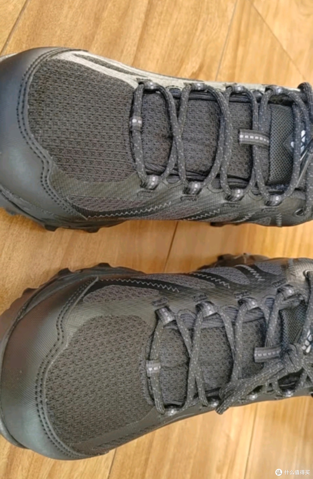 哥伦比亚登山鞋:高性能与舒适兼备