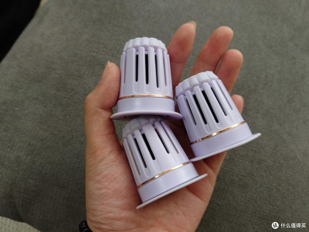 办公室养生新宠:启春堂艾小安这款迷你艾灸盒让你边工作边调理