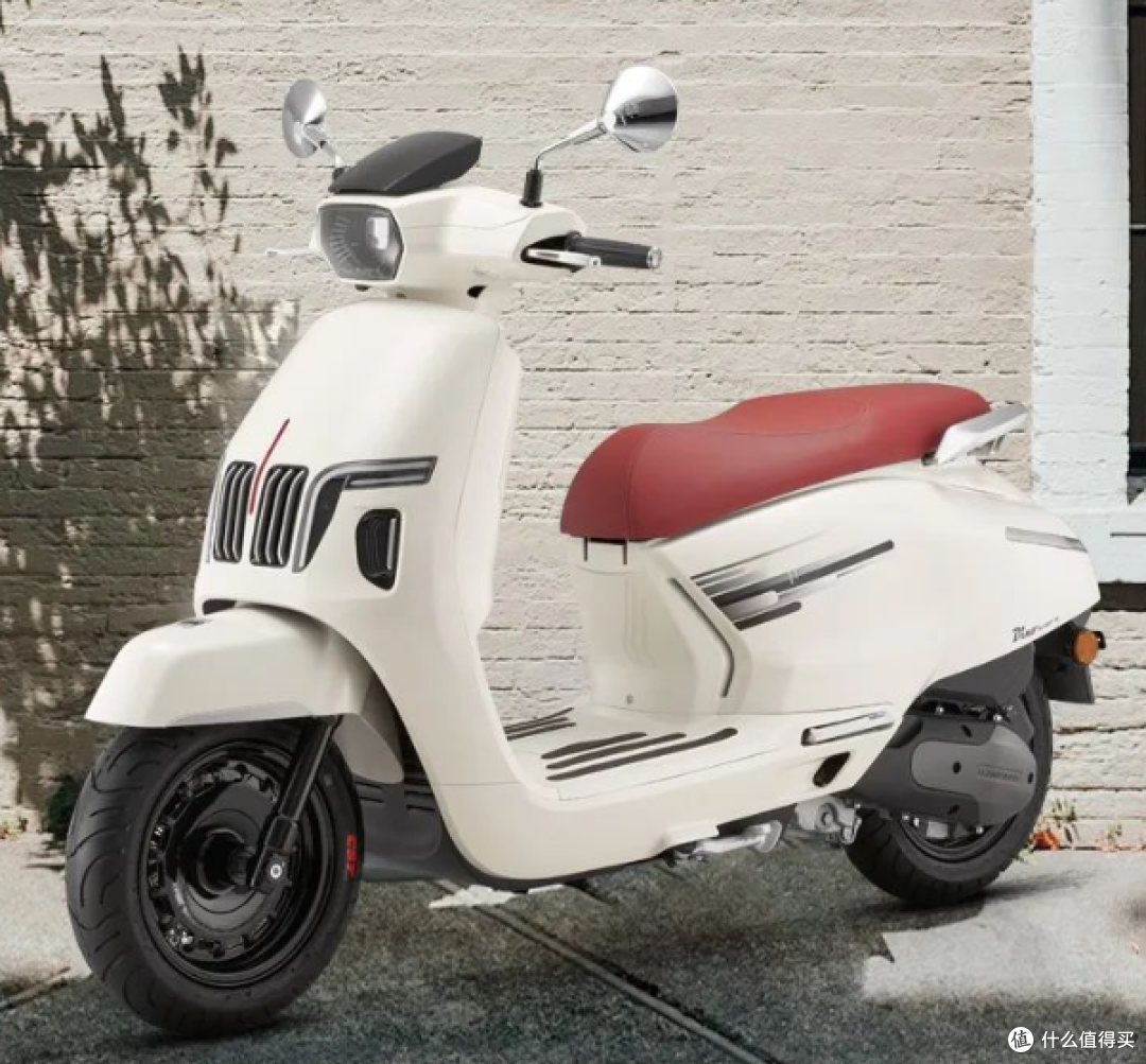 QJMOTOR阳光迪诺踏板摩托车