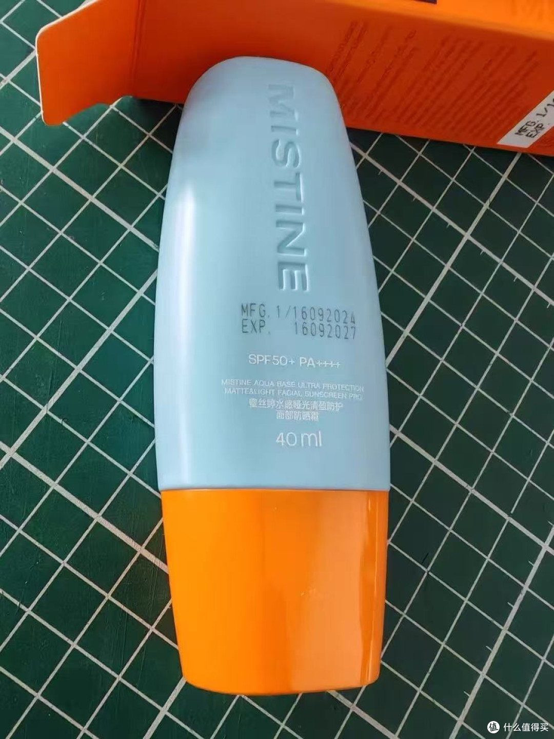Mistine防晒喷雾:清爽不油腻