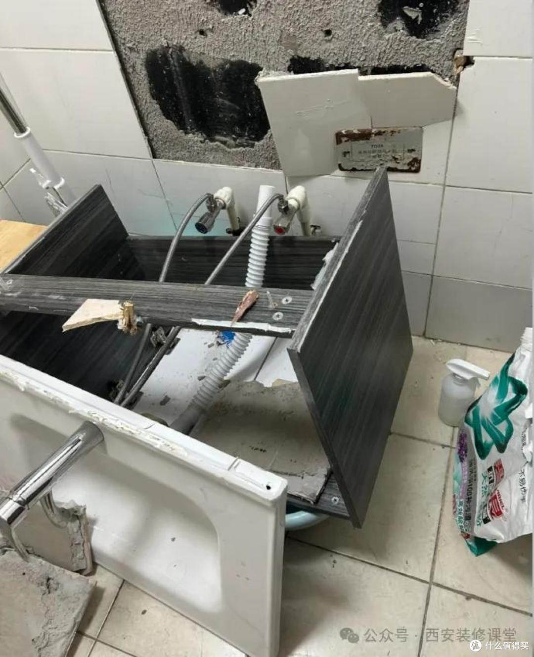 劝您别花冤枉钱!如果有下次,卫生间12个装修打死都不做!