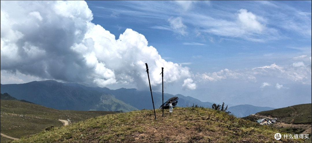 徒步登山好搭档!匹克登山杖助力每一步前行