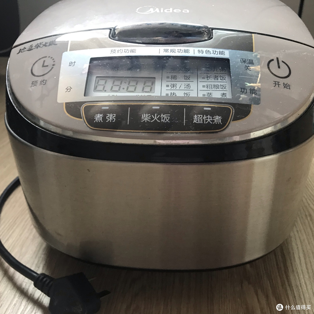 美的电饭煲:一锅煮出地道柴火饭,8大功能满足全家需求
