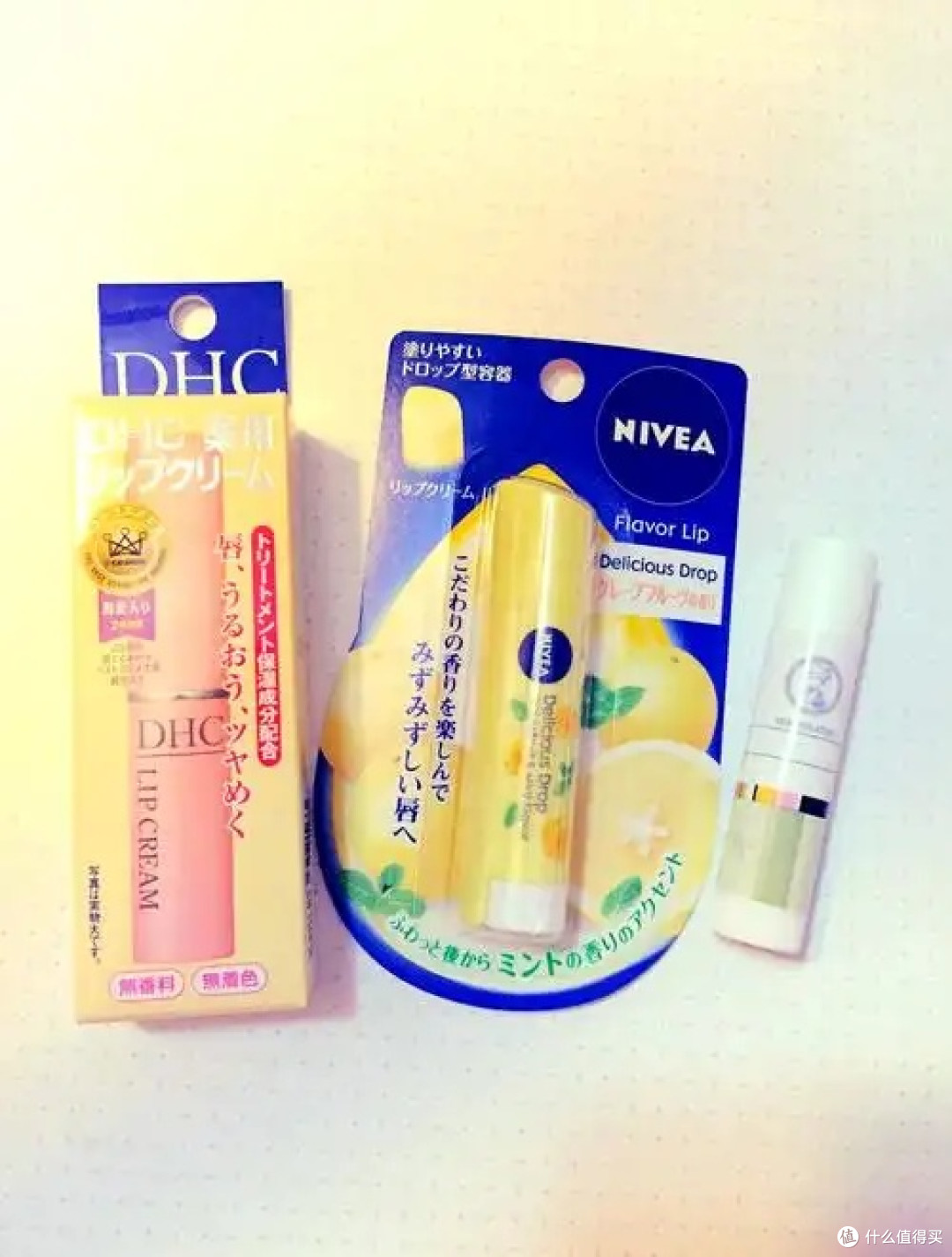 化妆包里的多面手：一物多用美妆秘籍