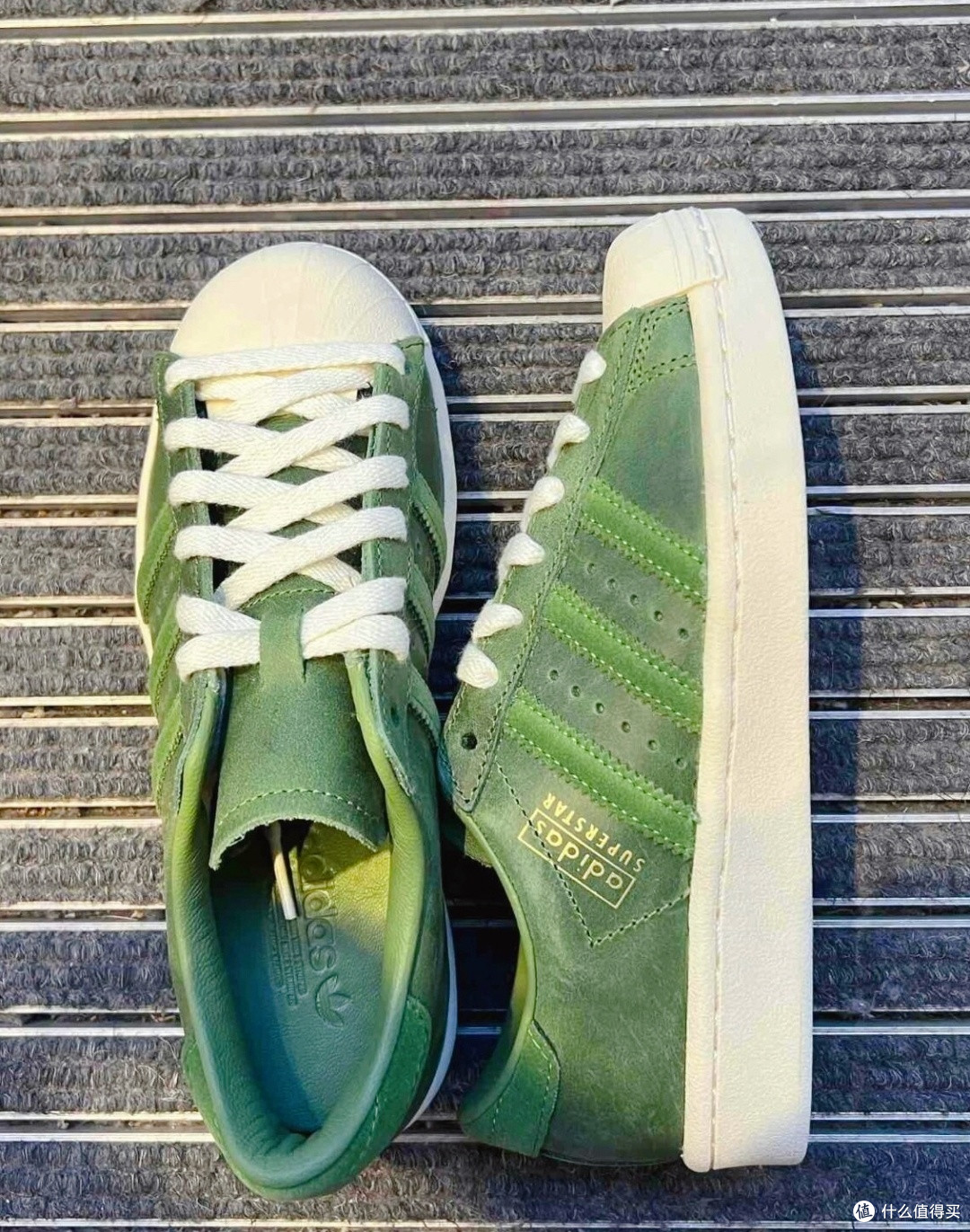 Adidas Originals SUPERSTAR 绿色款:时尚与经典的融合