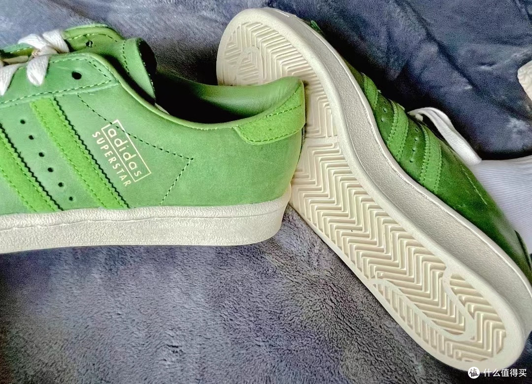 Adidas Originals SUPERSTAR 绿色款:时尚与经典的融合