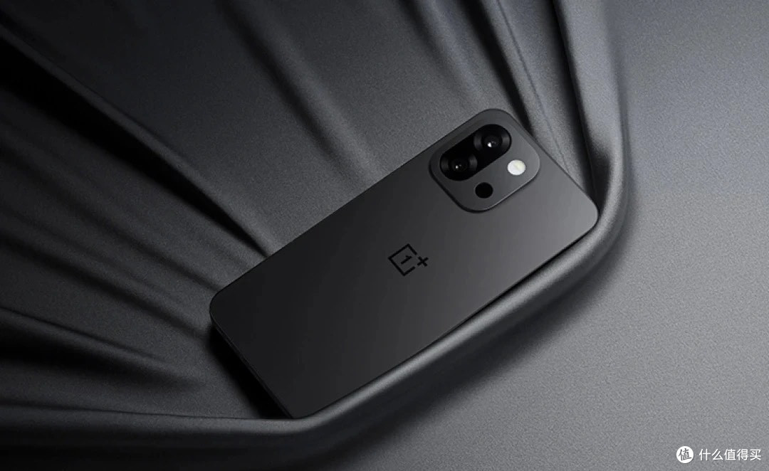 10分钟卖出2亿元，16GB+1TB+6260mAh，已成手机行业“新黑马”