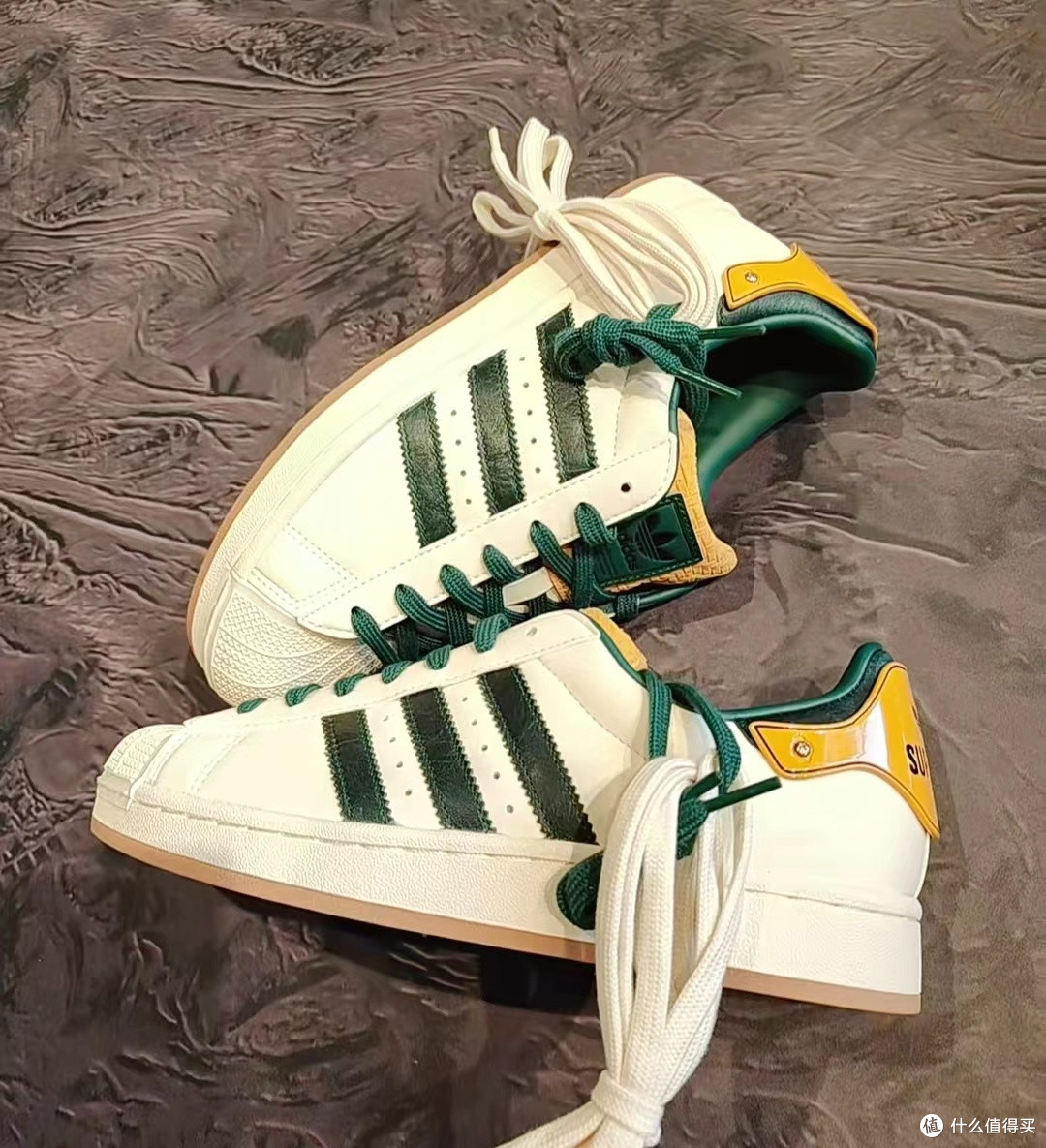 Adidas Originals SUPERSTAR II 贝壳头运动板鞋:复古潮流中的时尚先锋