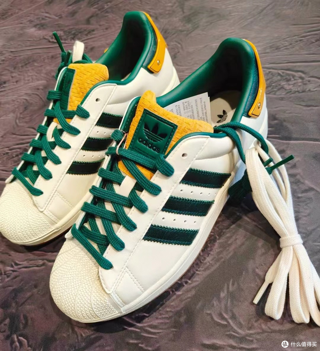 Adidas Originals SUPERSTAR II 贝壳头运动板鞋:复古潮流中的时尚先锋