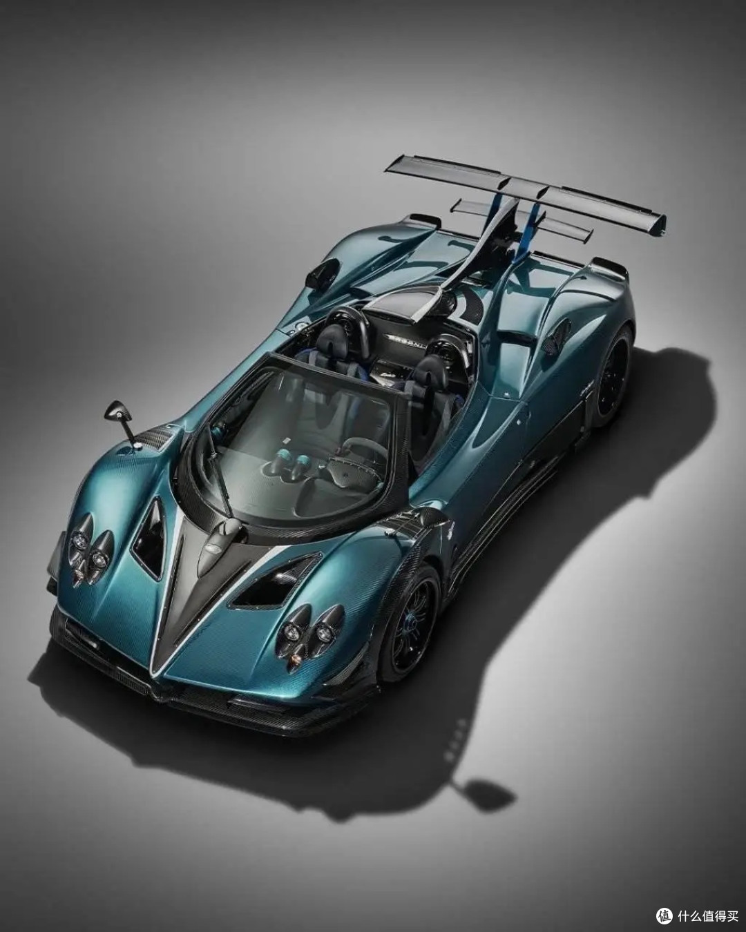 独一无二：帕加尼展示 Zonda Roadster 超跑，昆仑山主题
