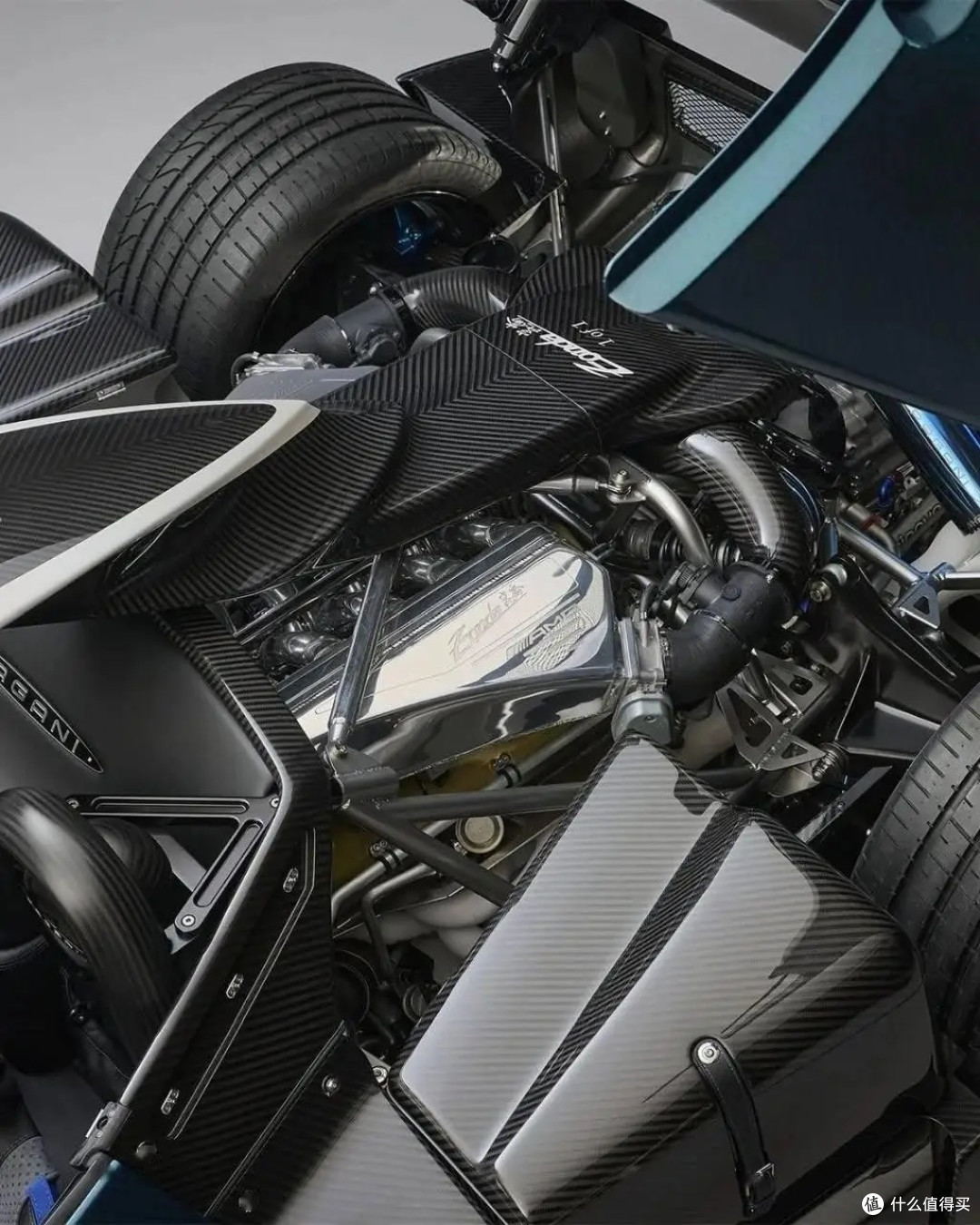 独一无二：帕加尼展示 Zonda Roadster 超跑，昆仑山主题
